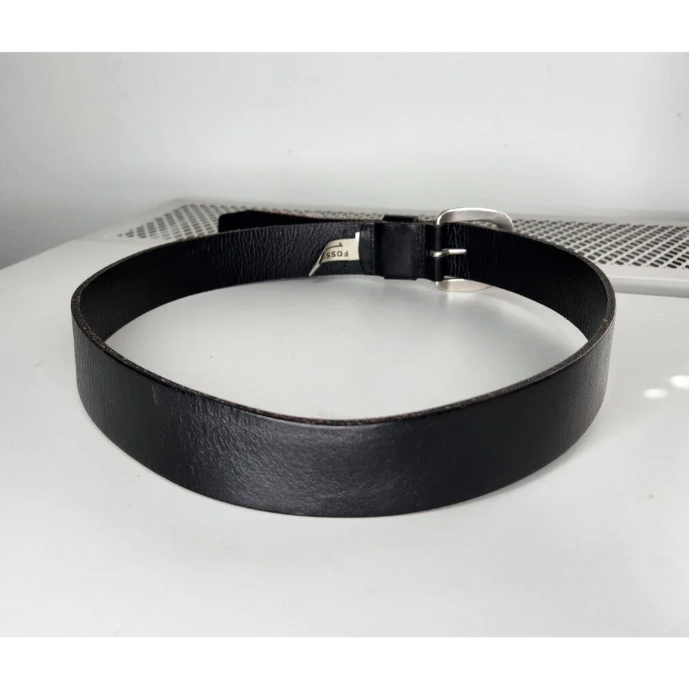 FOSSIL Solid Black Genuine Leather Silver Buckle Belt Size Medium BT2191001